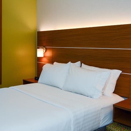 Holiday Inn Express Hotel & Suites New Boston By Ihg Exterior foto